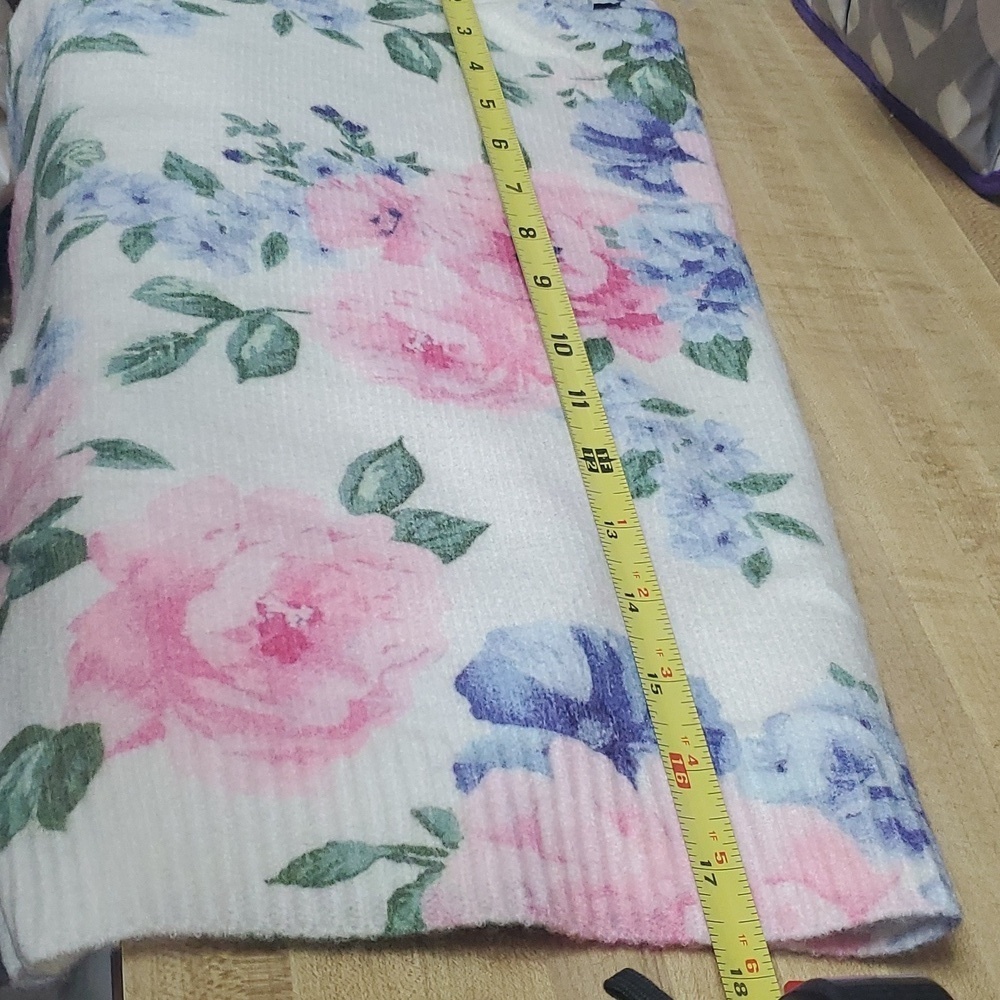F21 Floral Crop Sweater - Picture 9 of 9